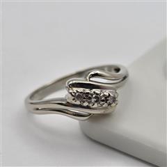 10K White Gold Round Natural Diamond Three-Stone Bypass Over Under Ring Size 7